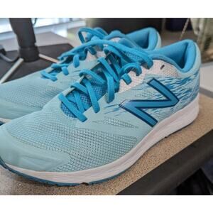 New Balance Aqua Women's Sneakers Sz 8 Good Condition